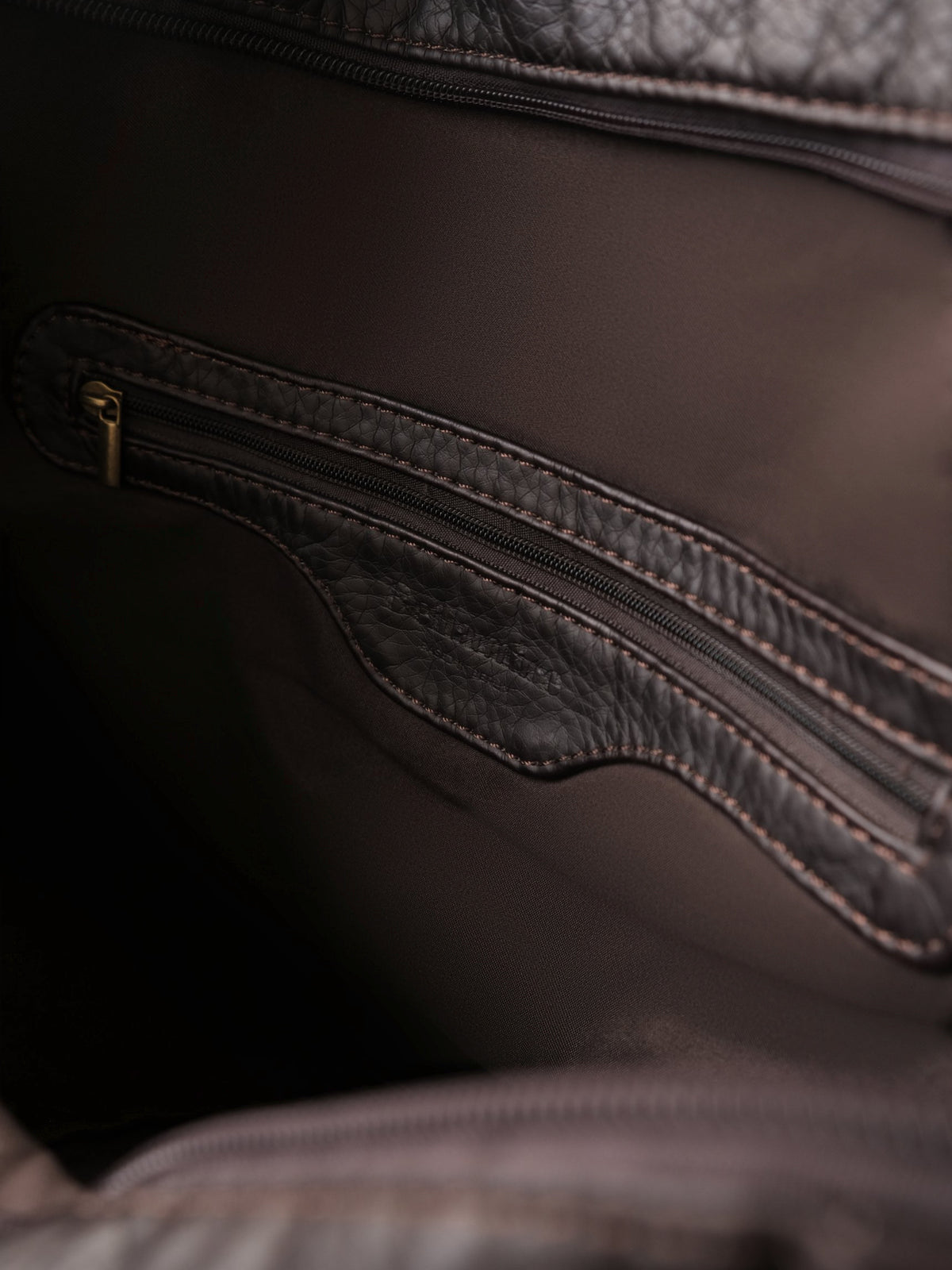 CLAIRE' CITY BAG – Kaffeebraun – Praktische Innenfächer