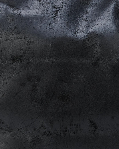 [strip: 100% echtes Leder | Leder ist ein Naturmaterial – jede Tasche ist durch ihre individuelle Narbung ein Unikat und entwickelt mit der Zeit eine edle Patina. Gleichzeitig ist es besonders langlebig, formstabil und widerstandsfähig. Mit der richtigen Pflege begleitet dich deine Tasche über viele Jahre.]