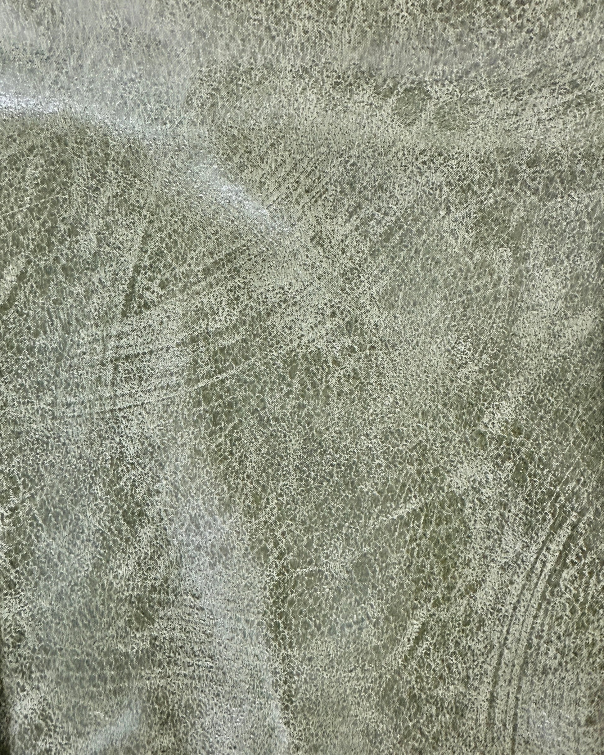 [strip: 100% echtes Leder | Leder ist ein Naturmaterial – jede Tasche ist durch ihre individuelle Narbung ein Unikat und entwickelt mit der Zeit eine edle Patina. Gleichzeitig ist es besonders langlebig, formstabil und widerstandsfähig. Mit der richtigen Pflege begleitet dich deine Tasche über viele Jahre.]