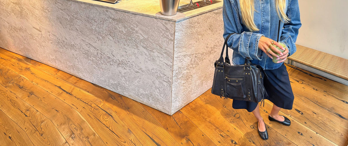 FLORENCE' JOURNEY BAG worn in black