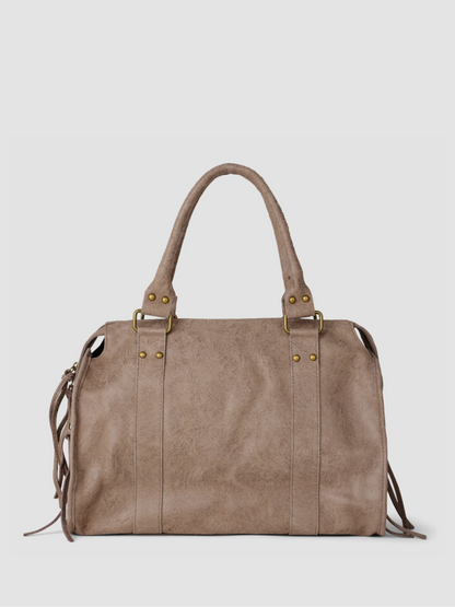 [strip: Hergestellt in Italien | Gefertigt in unserer Manufaktur in Italien – in sorgfältiger Handarbeit und mit Blick fürs Detail.]