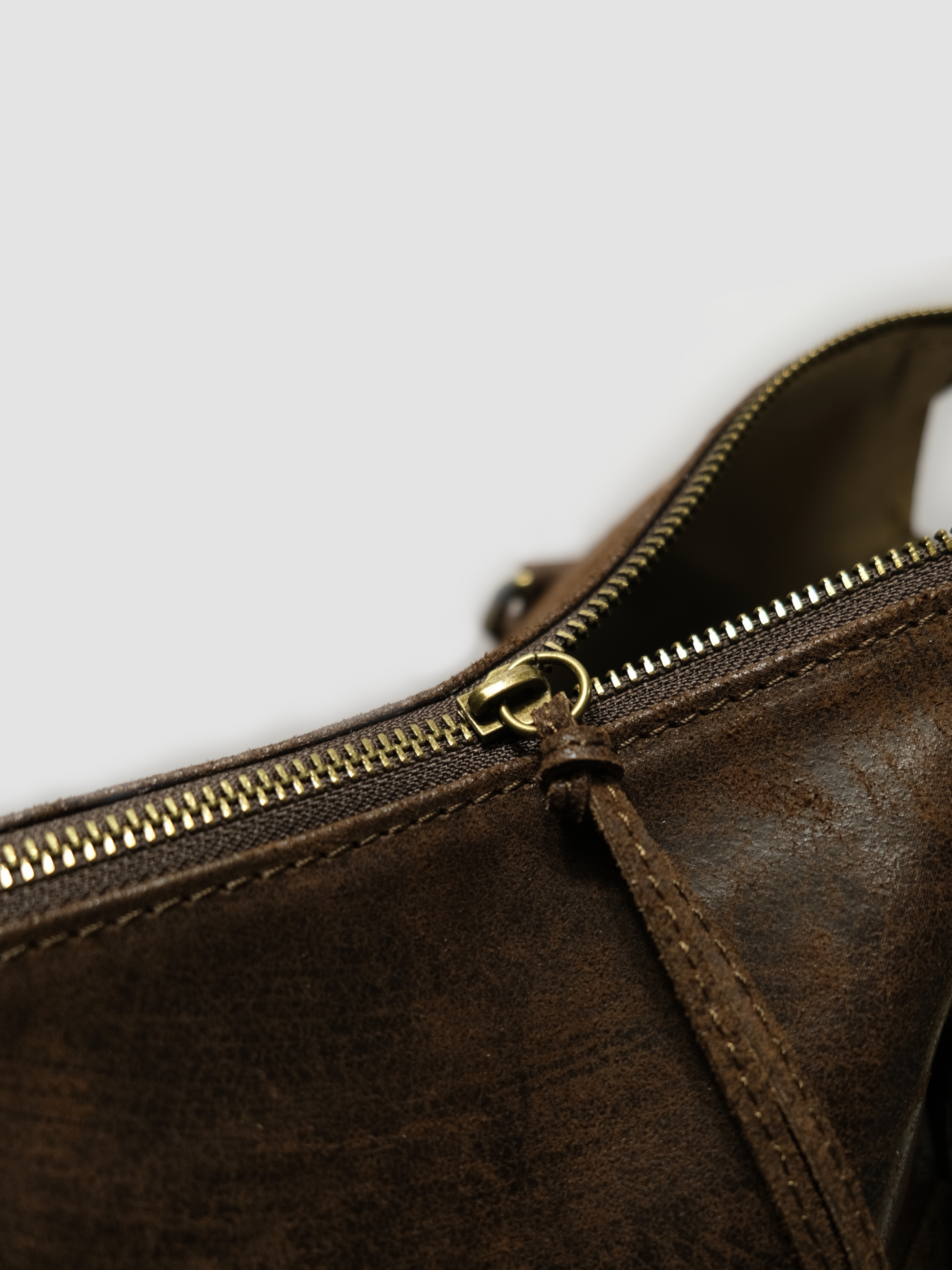 [strip: Platz für Laptops bis 15 Zoll | Perfekt für den Alltag. Dein Laptop bis 15 Zoll findet genauso problemlos Platz wie Bücher, Blockhefter und eine Trinkflasche. Großzügig geschnitten, damit du alles Wichtige entspannt dabeihast.]