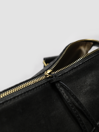 [strip: Platz für Laptops bis 15 Zoll | Perfekt für den Alltag. Dein Laptop bis 15 Zoll findet genauso problemlos Platz wie Bücher, Blockhefter und eine Trinkflasche. Großzügig geschnitten, damit du alles Wichtige entspannt dabeihast.]