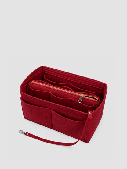 [strip: Smart pockets | Multiple pockets in different sizes keep your lipstick, keys, headphones, and cards in their dedicated spots — everything within instant reach, no more digging around.]